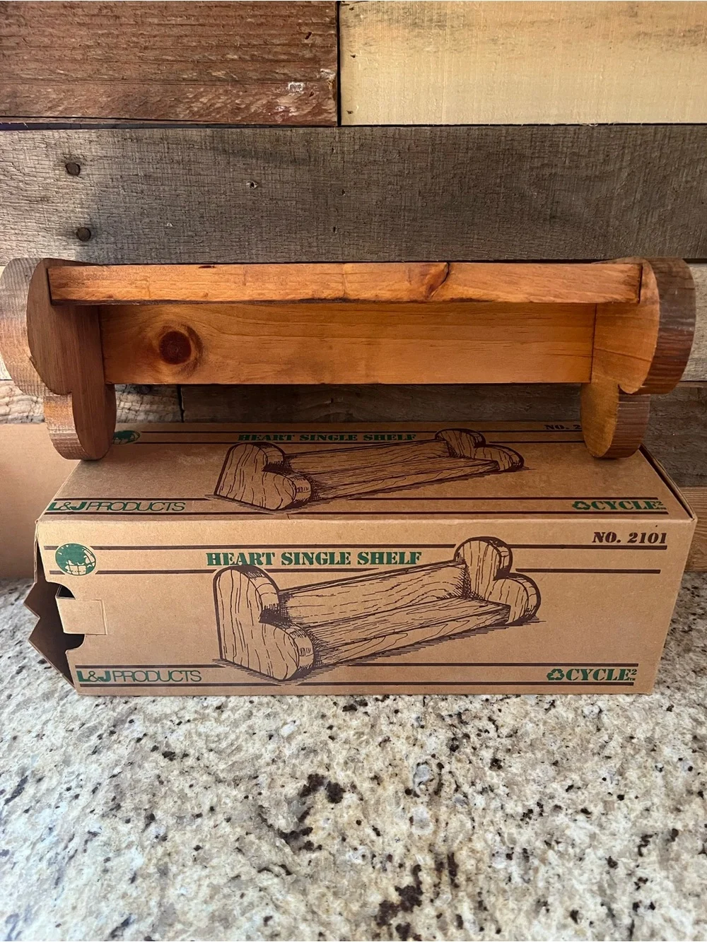 NIB Rustic Pine Heart Single Shelf